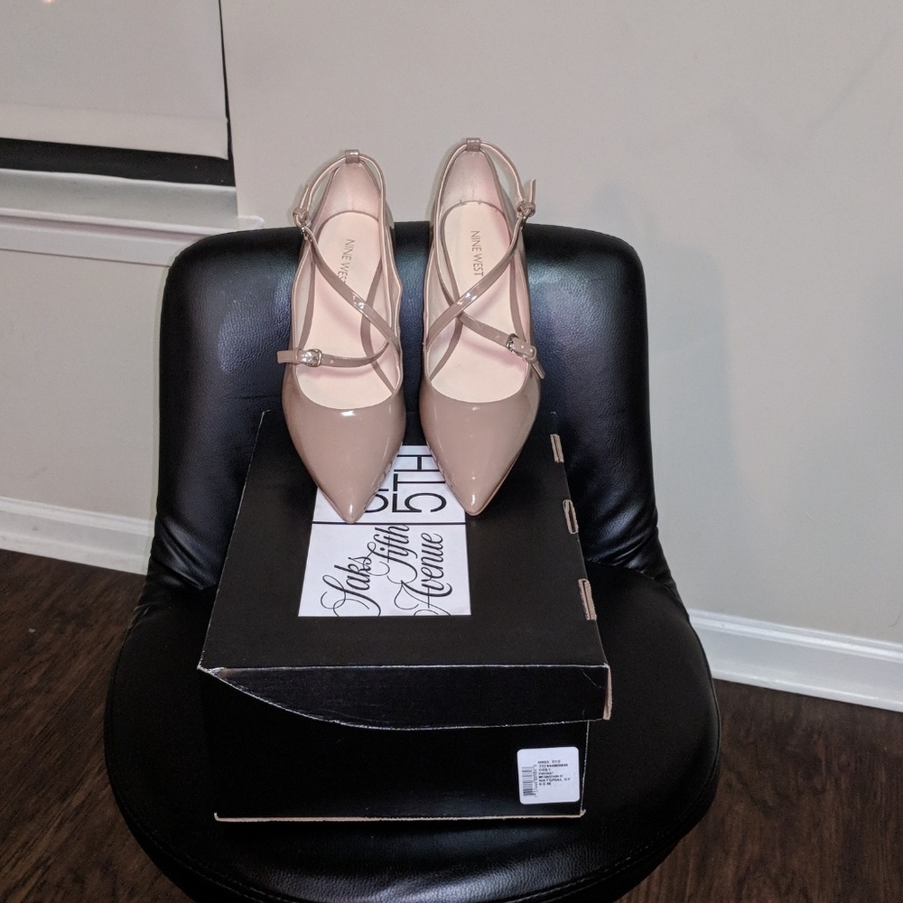 Anastagia Pointed-toe Flats